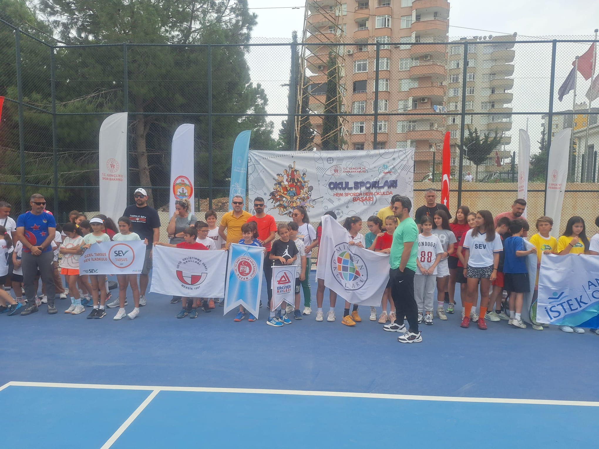 Minik Tenisçilerimiz Türkiye’de İlk 20 Okul arasında